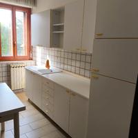 Cucina componibile completa con tavolo