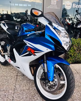 SUZUKI GSX R 600 TUTTO INCLUSO ANCHE PASSAGGIO!