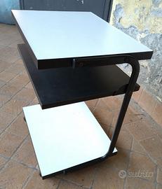 Tavolino a tre livelli con ruote vintage scrivania