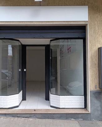 Bottega per uso commerciale