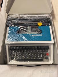 Macchina da scrivere Olivetti 31T