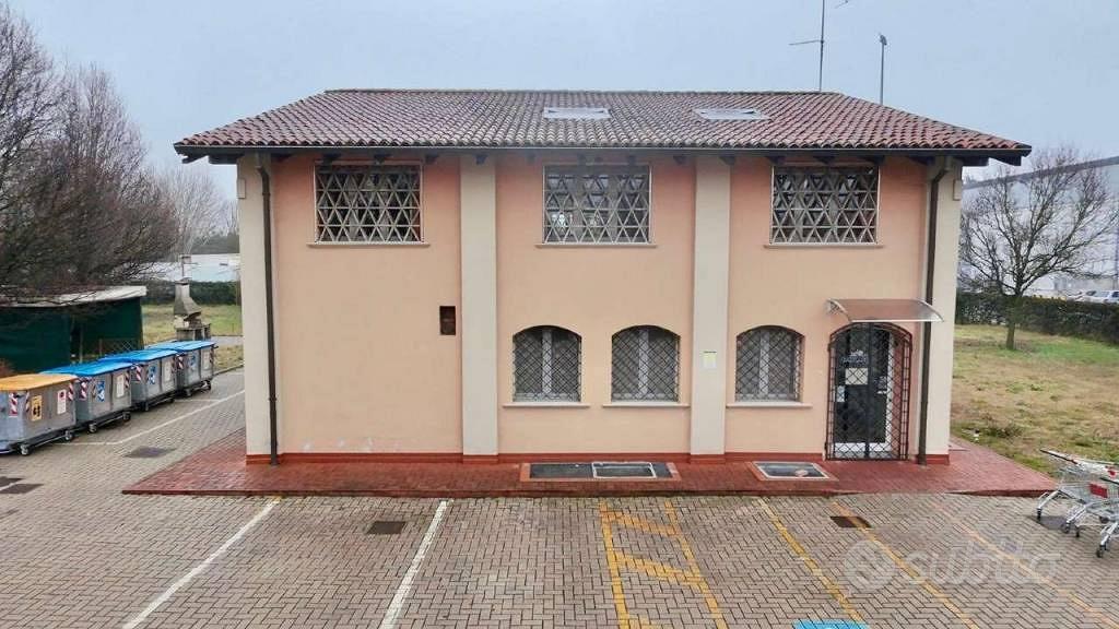 Immobile di 1000 m² a Bologna - Vista 2