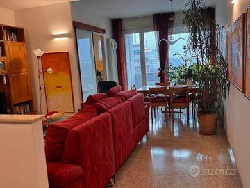 Appartamento luminoso a paino alto con 3 camere