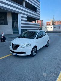 Lancia Ypsilon benzina e GPL