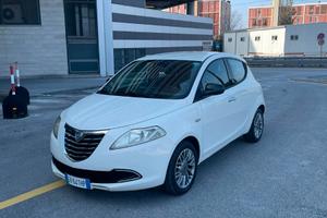 Lancia Ypsilon benzina e GPL