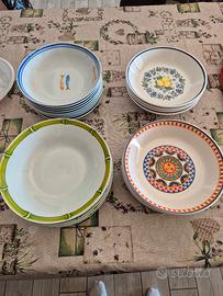 N.24 pz di Piatti fondi misti