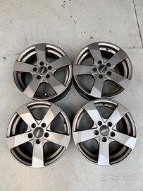 4 cerchi usati 15 pollici DEZENT per Peugeot Toyot