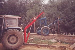 Gru idraulica,ripper per trattori a ruote ,cingoli