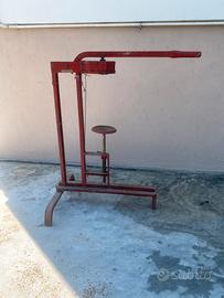 Attrezzo storico per tappare bottiglie