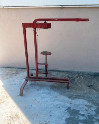 Attrezzo storico per tappare bottiglie