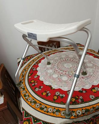 Sedile da doccia pieghevole per anziani