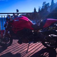 Ducati Monster 1200 per Abarth 595 o Mini Cooper S