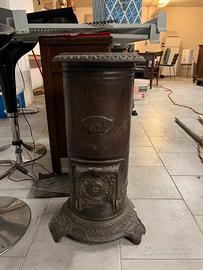 Stufa in ghisa antica