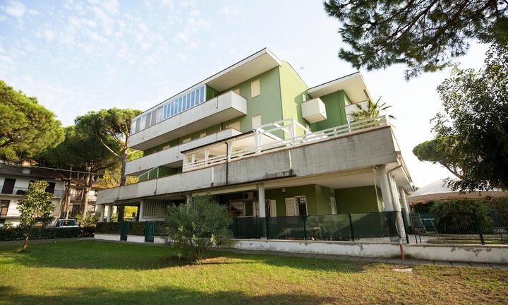 Lido Spina, trilocale con bella terrazza, arredato