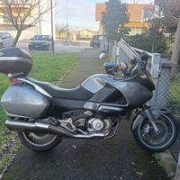 HONDA DEAUVILLE 700 2006