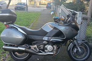 HONDA DEAUVILLE 700 2006