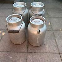 4  Bidoni latte in alluminio