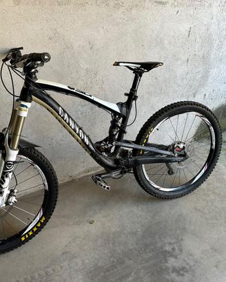 Mountain Bike Canyon Strive ES – Full Suspended