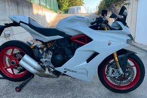 Supersport 939S