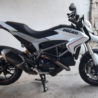 Ducati Hyperstrada 821