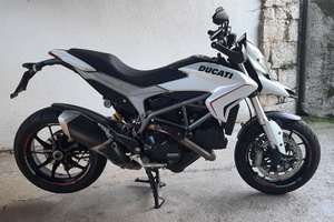 Ducati Hyperstrada 821