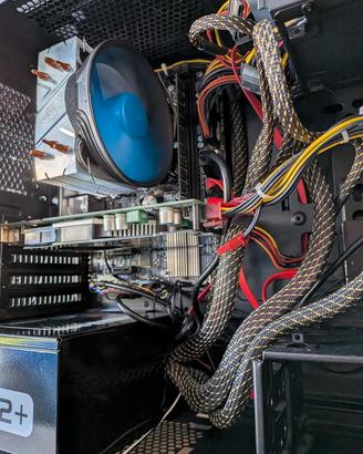 PC i3 4150 8gb RAM  SSD 128gb NVIDIA 8800 GT