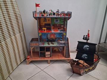 Casa e barca dei pirati quasi nuova