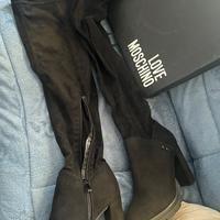 Stivali love  Moschino