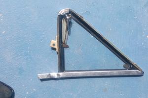 Deflettore ant dx Fiat 127 prima serie.
