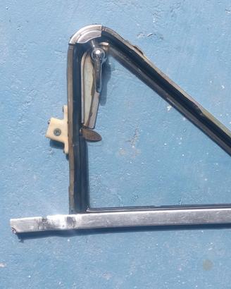 Deflettore ant dx Fiat 127 prima serie.