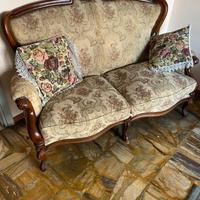 Divano e poltrone d’epoca