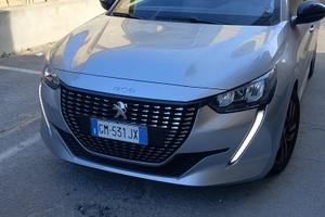 Peugeot  208