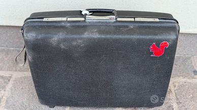 Valigia Samsonite nera rigida con chiavi e separé