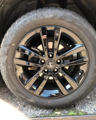 Cerchi da17 in lega e gomme termiche jeep