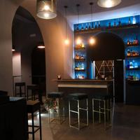 Arredamento longue bar