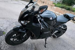 Honda CBR1000RR Fireblade 