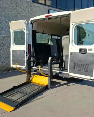 Peugeot Boxer TRASPORTO DISABILI tetto alto