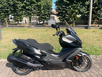 Kymco Xciting 400i VS