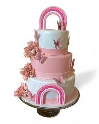 Torta scenografica arcobaleno e farfalle