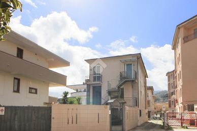 3 LOCALI A FRANCAVILLA AL MARE