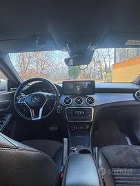 Mercedes- benz cla 200d amg