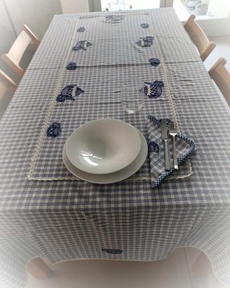Tovaglia stile rustico a quadretti blu e  bianchi