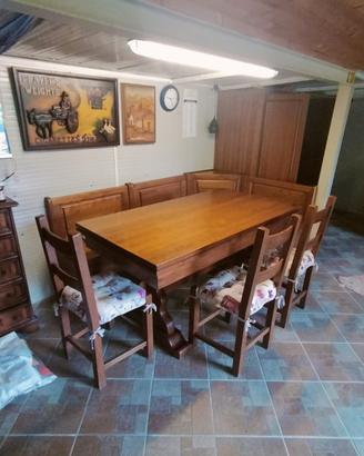 TAVOLO, PANCA, SEDIE IN LEGNO MASSELLO DI CASTAGNO