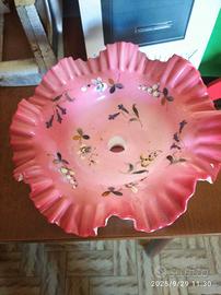 Patera con bordo ondulato a "falbalà".