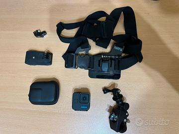 GoPro 11 mini + Accessori