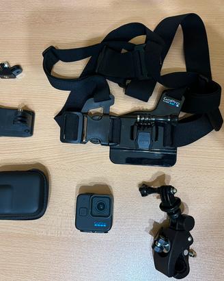 GoPro 11 mini + Accessori