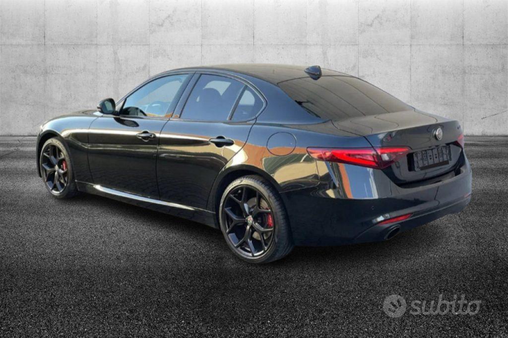 Alfa Romeo Giulia (2016)