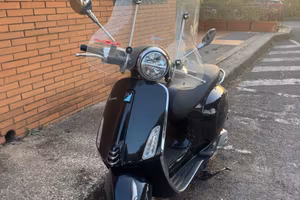 Vespa Primavera 125 ABS – 2025 – 6.516 km – Pari a