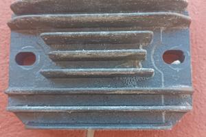 regolatore di tensione vespa s 125 a carburatore 