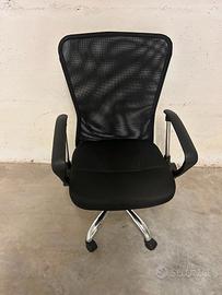 sedia da ufficio tipo ergonomica nera